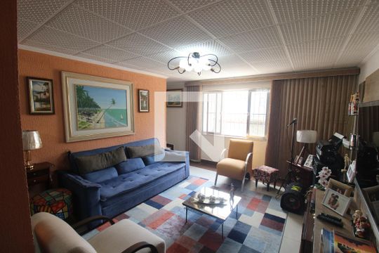 Casa à venda com 4 quartos, 387m² em Jardim Picolo, São Paulo