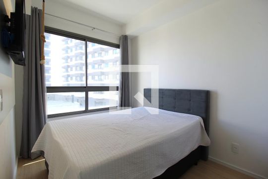 Quarto Suíte de kitnet/studio para alugar com 1 quarto, 27m² em Vila Nova Conceição, São Paulo