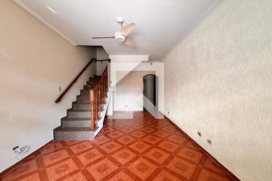 Sala de casa para alugar com 4 quartos, 240m² em Parque Gerassi, Santo André
