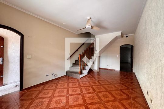 Sala de casa para alugar com 4 quartos, 240m² em Parque Gerassi, Santo André