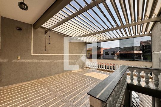 Varanda de casa para alugar com 4 quartos, 240m² em Parque Gerassi, Santo André