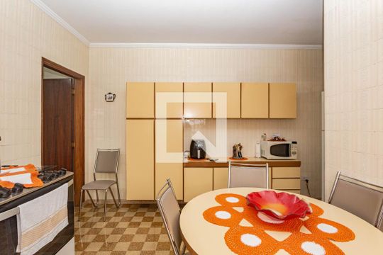 Cozinha de casa para alugar com 2 quartos, 700m² em Sacomã, São Paulo