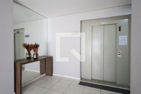 Hall de entrada de apartamento à venda com 2 quartos, 50m² em Vila Andrade, São Paulo