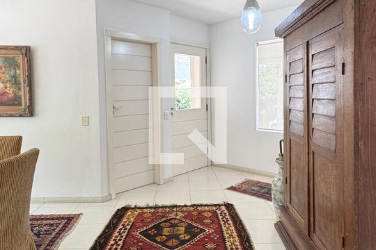 Hall de entrada de casa de condomínio à venda com 3 quartos, 317m² em Alphaville, Santana de Parnaíba