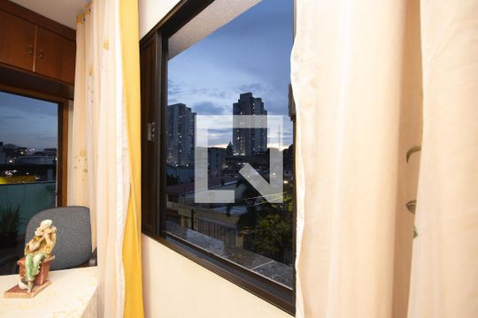 Vista de casa à venda com 3 quartos, 180m² em Vila Santa Terezinha (zona Norte), São Paulo