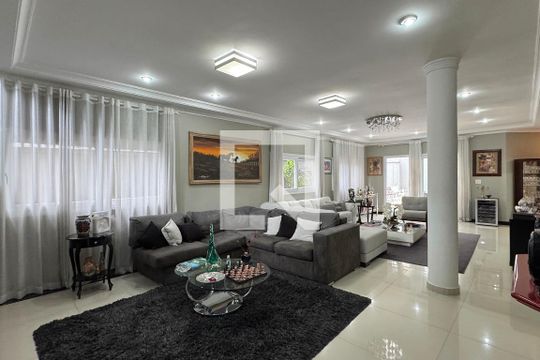 Sala de casa de condomínio à venda com 5 quartos, 360m² em Alphaville, Santana de Parnaíba