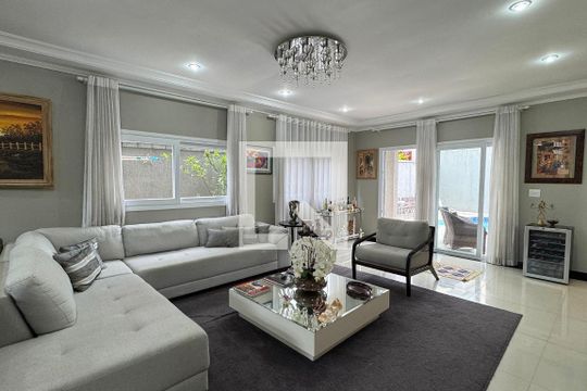 Sala de casa de condomínio à venda com 5 quartos, 360m² em Alphaville, Santana de Parnaíba