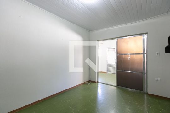 Quarto de casa para alugar com 1 quarto, 80m² em Vila Carmosina, São Paulo
