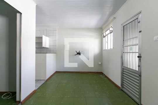 Sala de casa para alugar com 1 quarto, 80m² em Vila Carmosina, São Paulo