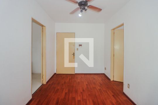 Sala de apartamento para alugar com 1 quarto, 36m² em Jardim Itu, Porto Alegre