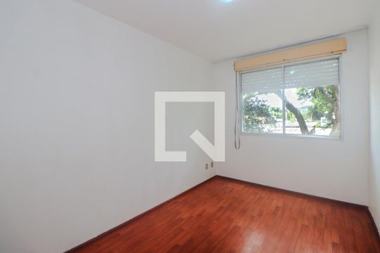Suíte de apartamento para alugar com 1 quarto, 36m² em Jardim Itu, Porto Alegre