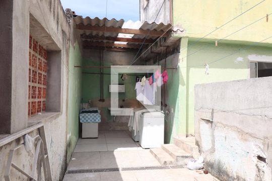 Área de Serviço de casa para alugar com 2 quartos, 300m² em Jardim Cristiane, Santo André