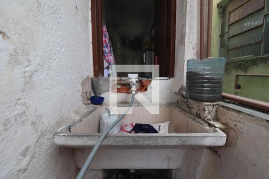 Área de Serviço de casa para alugar com 2 quartos, 300m² em Jardim Cristiane, Santo André