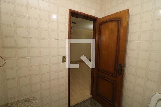 Lavabo de casa à venda com 3 quartos, 300m² em Jardim Vila Formosa, São Paulo