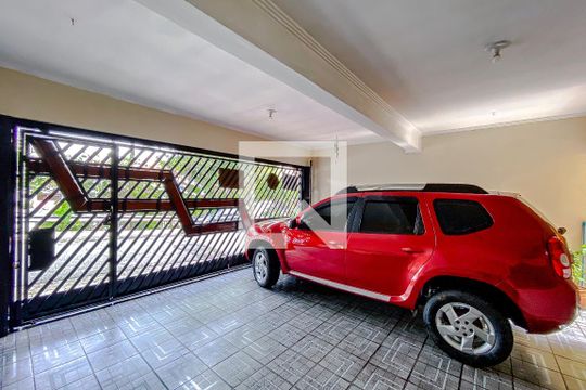 Garagem de casa à venda com 3 quartos, 260m² em Vila Canero, São Paulo