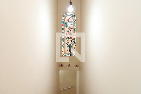Escada - Quartos de casa à venda com 3 quartos, 130m² em Vila Paiva, São Paulo