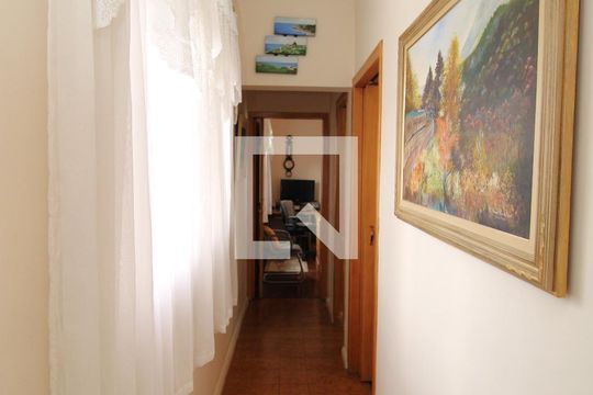 Corredor - Quartos de casa à venda com 3 quartos, 130m² em Vila Paiva, São Paulo