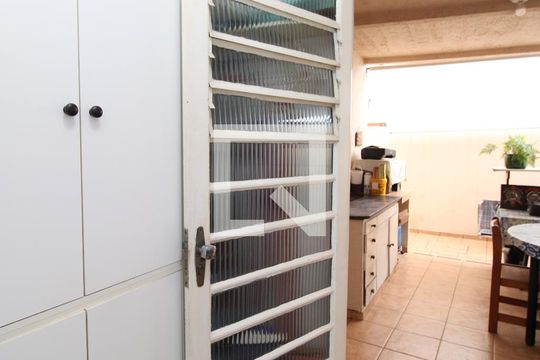 Área de Serviço de casa à venda com 3 quartos, 130m² em Vila Paiva, São Paulo