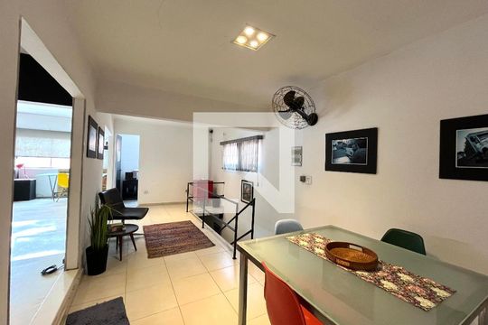 Hall de entrada de kitnet/studio para alugar com 1 quarto, 90m² em Jardim Santo Antoninho, São Paulo
