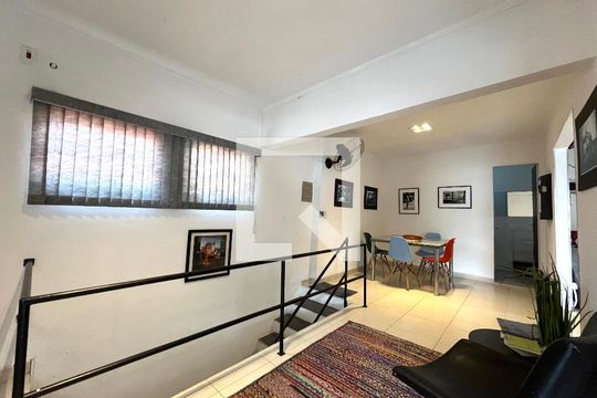 Hall de entrada de kitnet/studio para alugar com 1 quarto, 90m² em Jardim Santo Antoninho, São Paulo