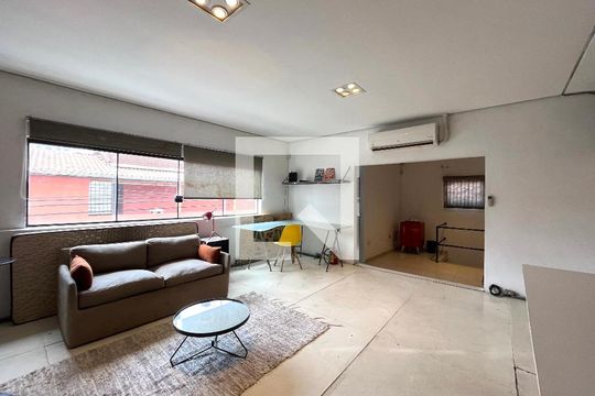 Sala de kitnet/studio para alugar com 1 quarto, 90m² em Jardim Santo Antoninho, São Paulo