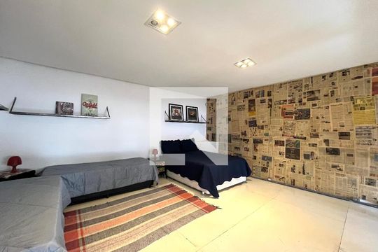 Quarto de kitnet/studio para alugar com 1 quarto, 90m² em Jardim Santo Antoninho, São Paulo