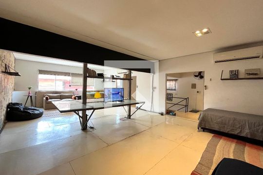 Quarto de kitnet/studio para alugar com 1 quarto, 90m² em Jardim Santo Antoninho, São Paulo