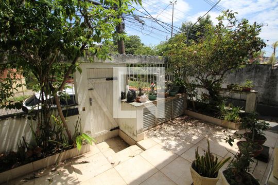 Quintal da Frente de casa de condomínio à venda com 3 quartos, 275m² em Taquara, Rio de Janeiro