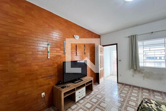 Sala  de casa à venda com 2 quartos, 270m² em Vila Satúrnia, Campinas