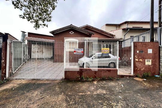Fachada de casa à venda com 2 quartos, 270m² em Vila Satúrnia, Campinas