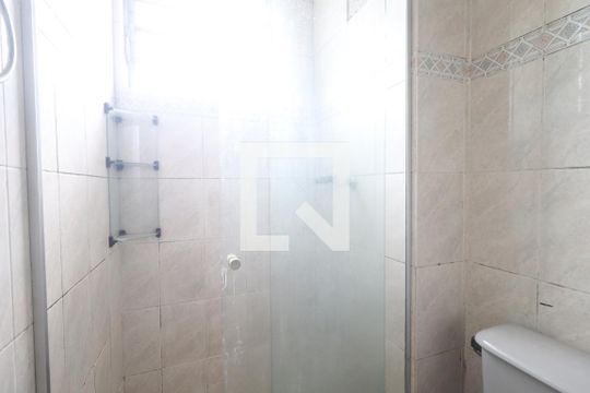 Banheiro de apartamento à venda com 2 quartos, 46m² em Canudos, Novo Hamburgo