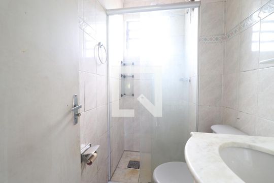 Banheiro de apartamento à venda com 2 quartos, 46m² em Canudos, Novo Hamburgo