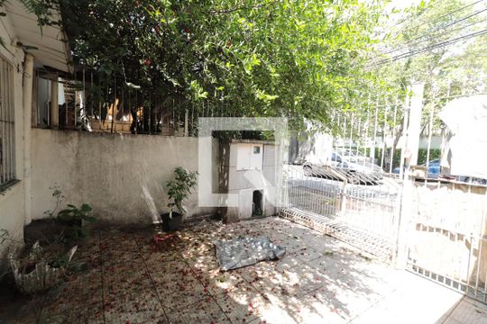Garagem de casa à venda com 2 quartos, 121m² em Vila Aricanduva, São Paulo