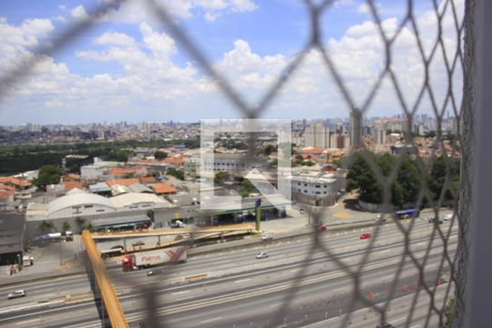 Vista da janela de apartamento à venda com 2 quartos, 36m² em Vila das Bandeiras, Guarulhos