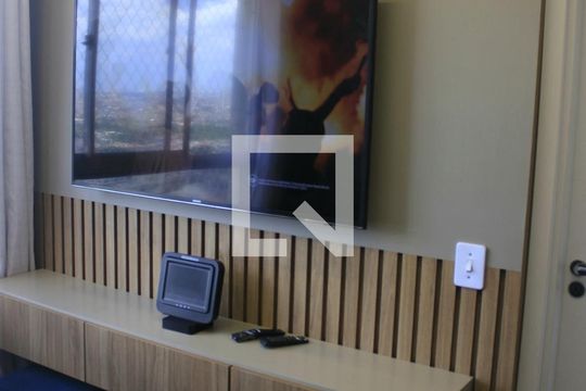 Sala de apartamento à venda com 2 quartos, 36m² em Vila das Bandeiras, Guarulhos