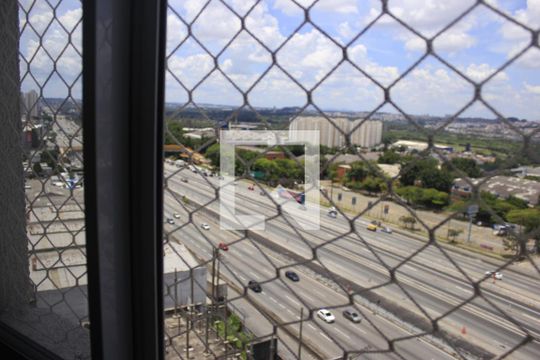 Vista da janela de apartamento à venda com 2 quartos, 36m² em Vila das Bandeiras, Guarulhos