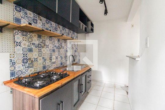 Cozinha de apartamento para alugar com 2 quartos, 40m² em Colônia (zona Leste), São Paulo