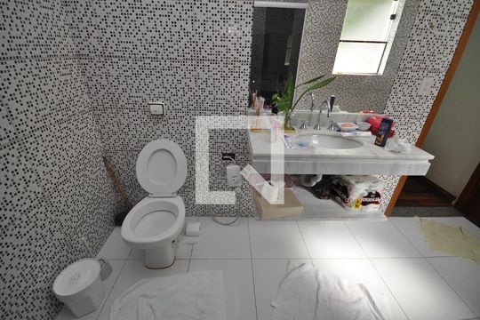 Banheiro do Quarto Suíte de casa à venda com 3 quartos, 300m² em Jardim Guapira, São Paulo