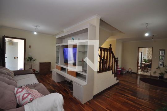 Casa à venda com 3 quartos, 300m² em Jardim Guapira, São Paulo