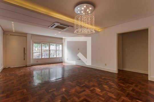 Casa para alugar com 3 quartos, 350m² em São Sebastião, Porto Alegre