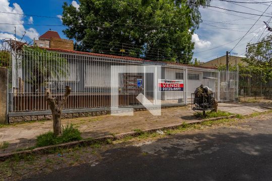 Fachada de casa para alugar com 3 quartos, 350m² em São Sebastião, Porto Alegre