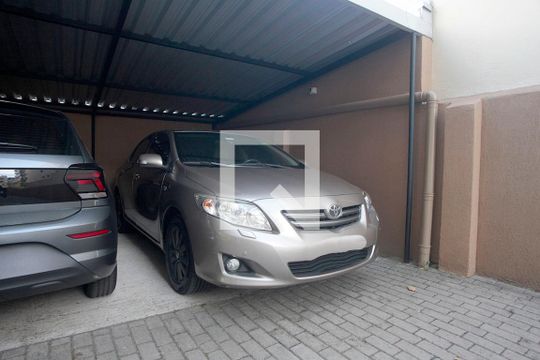 Box Garagem de apartamento à venda com 2 quartos, 104m² em Petrópolis, Porto Alegre