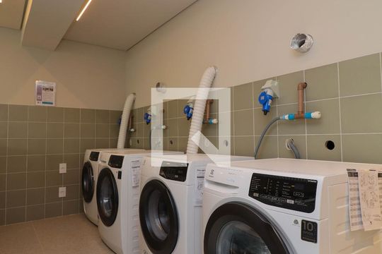 Área comum - Lavanderia de kitnet/studio para alugar com 1 quarto, 24m² em Paraíso, São Paulo
