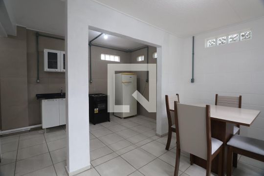 Apartamento para alugar com 1 quarto, 32m² em Marechal Rondon, Canoas