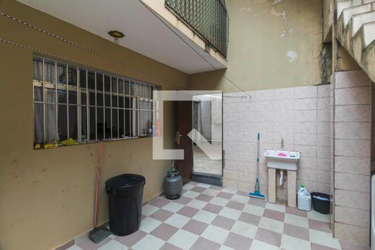 Área de Serviço de casa para alugar com 3 quartos, 290m² em Vila Guarani(zona Leste), São Paulo