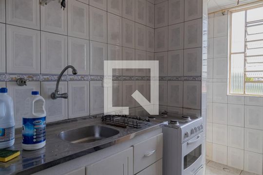 Cozinha de apartamento à venda com 2 quartos, 42m² em Vila Jacuí, São Paulo