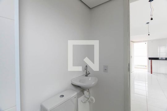 Banheiro de kitnet/studio para alugar com 1 quarto, 35m² em Vila Alpina, São Paulo