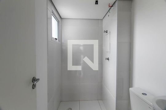 Banheiro de kitnet/studio para alugar com 1 quarto, 35m² em Vila Alpina, São Paulo