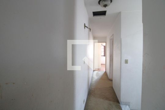 Corredor de casa para alugar com 3 quartos, 200m² em Vila Marari, São Paulo