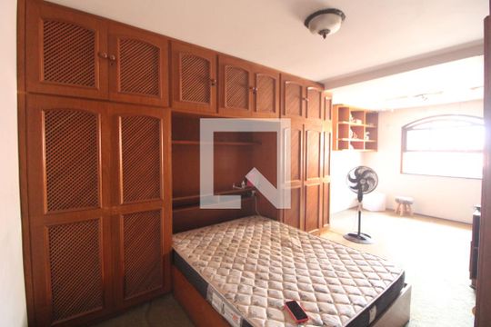 Quarto 1 de casa para alugar com 3 quartos, 200m² em Vila Marari, São Paulo